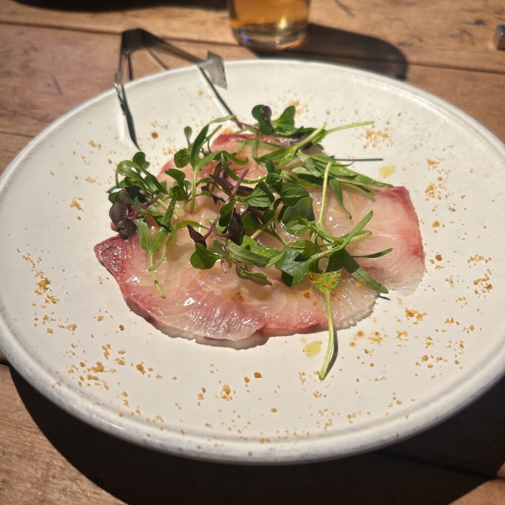 本日の鮮魚を使ったカルパッチョの盛り合わせ